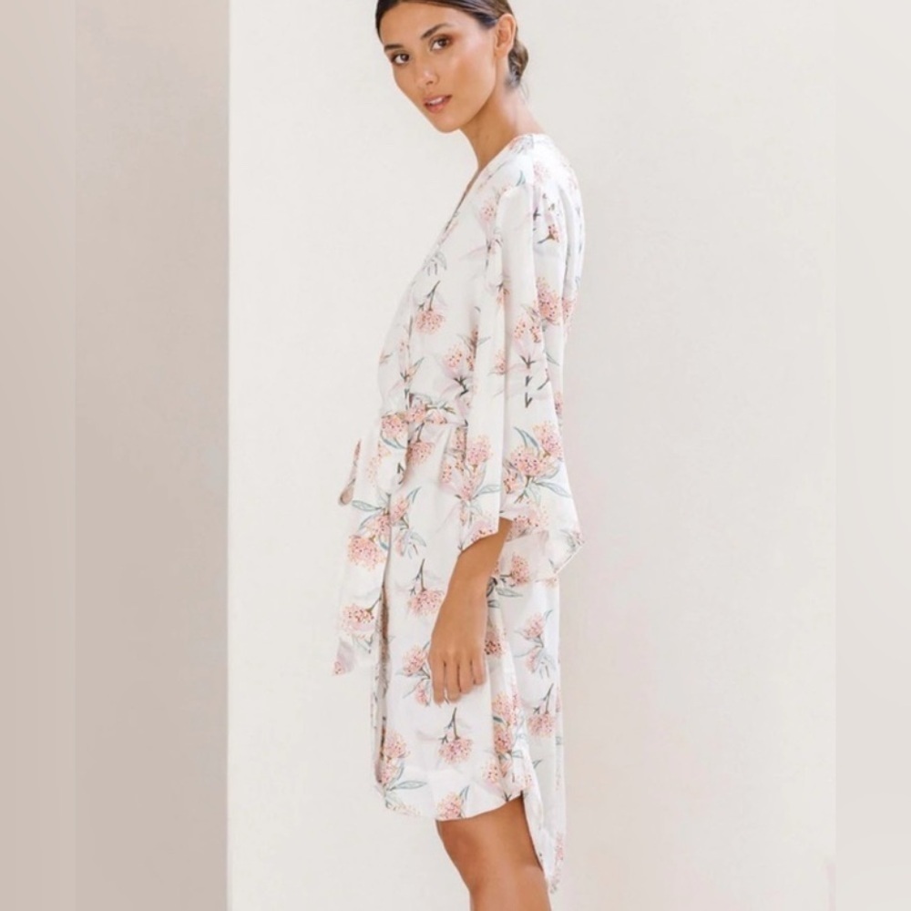 Piyama Floral Print Lounge Robe Rayon White Pink Size XS S